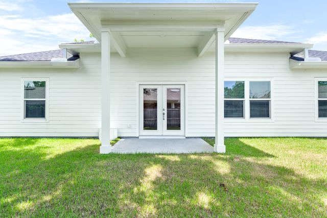 5 Romana Lane, Mary Esther, FL 32569