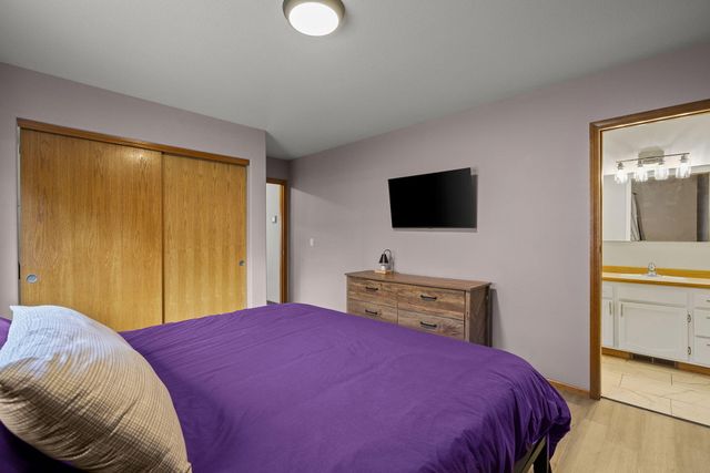 2813 SW Volcano Court, Redmond, OR 97756