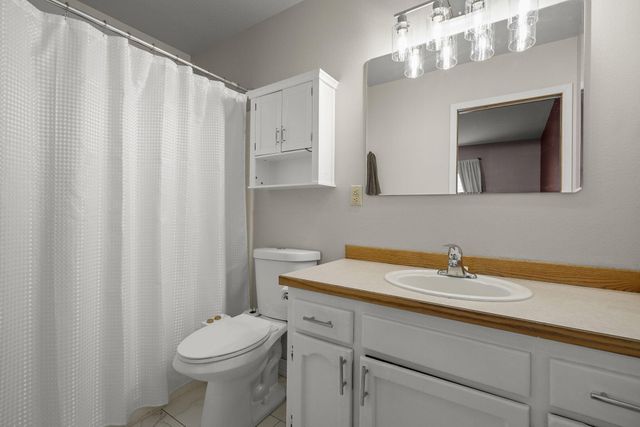 2813 SW Volcano Court, Redmond, OR 97756