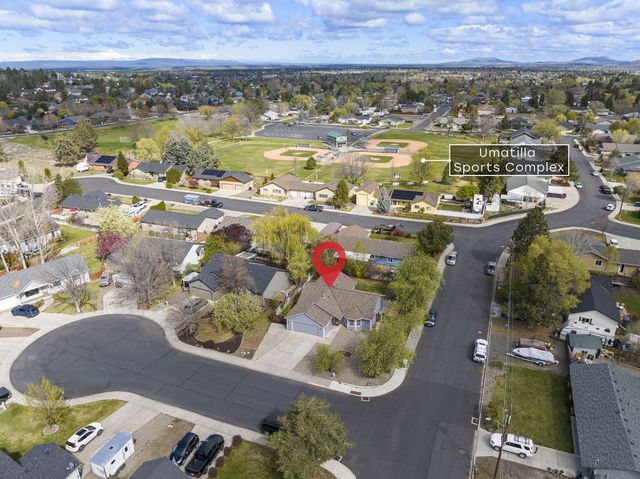 2813 SW Volcano Court, Redmond, OR 97756