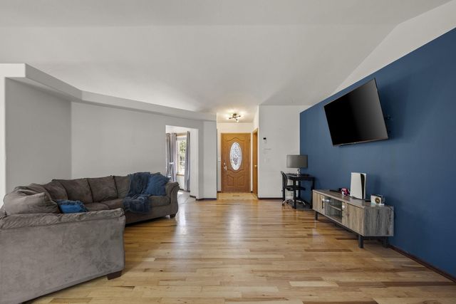 2813 SW Volcano Court, Redmond, OR 97756