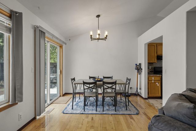 2813 SW Volcano Court, Redmond, OR 97756