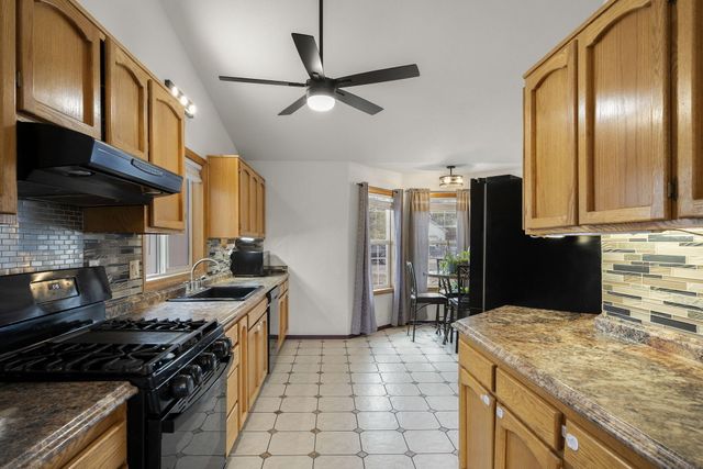 2813 SW Volcano Court, Redmond, OR 97756