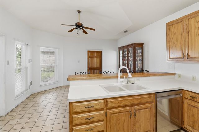 907 Sherman DR, Marble Falls, TX 78654