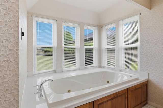 907 Sherman DR, Marble Falls, TX 78654