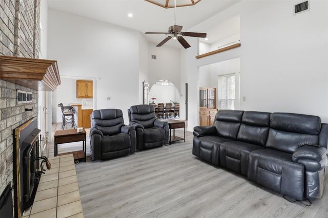 907 Sherman DR, Marble Falls, TX 78654