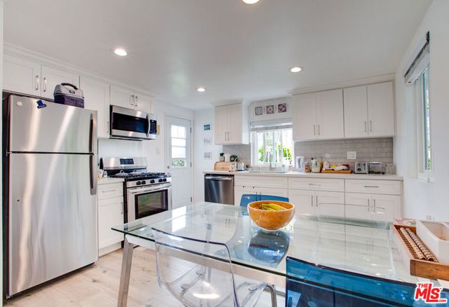 403 Brooks Avenue, Venice, CA 90291