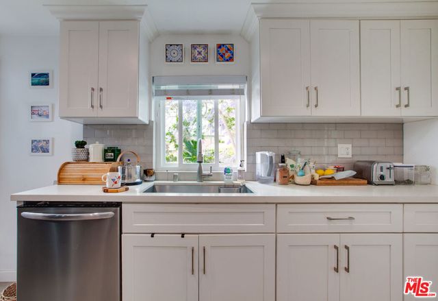 403 Brooks Avenue, Venice, CA 90291