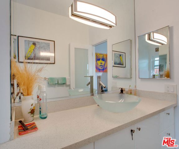 403 Brooks Avenue, Venice, CA 90291