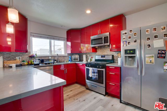 403 Brooks Avenue, Venice, CA 90291