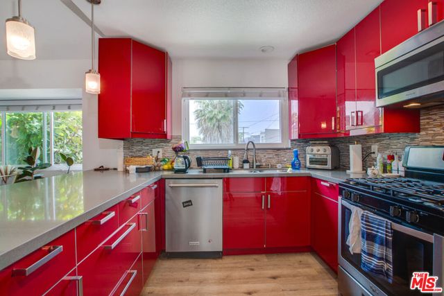 403 Brooks Avenue, Venice, CA 90291