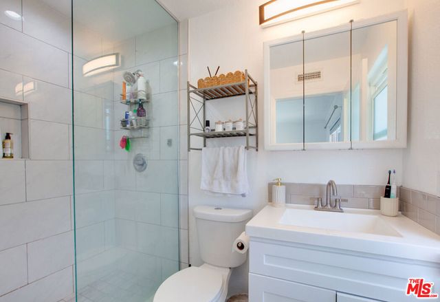 403 Brooks Avenue, Venice, CA 90291