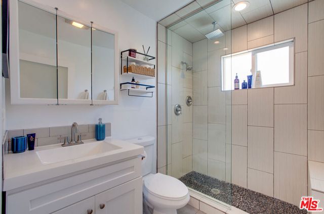 403 Brooks Avenue, Venice, CA 90291