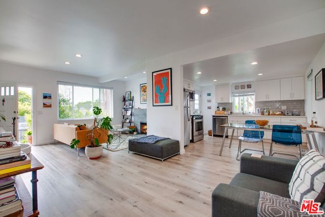 403 Brooks Avenue, Venice, CA 90291