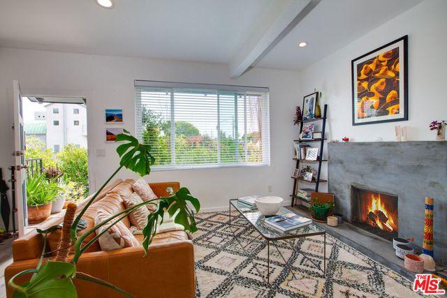 403 Brooks Avenue, Venice, CA 90291