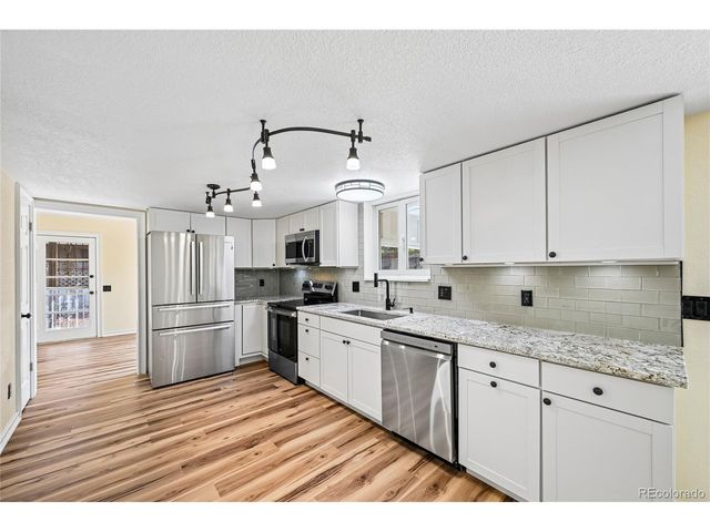 3145 S Akron St, Denver, CO 80231