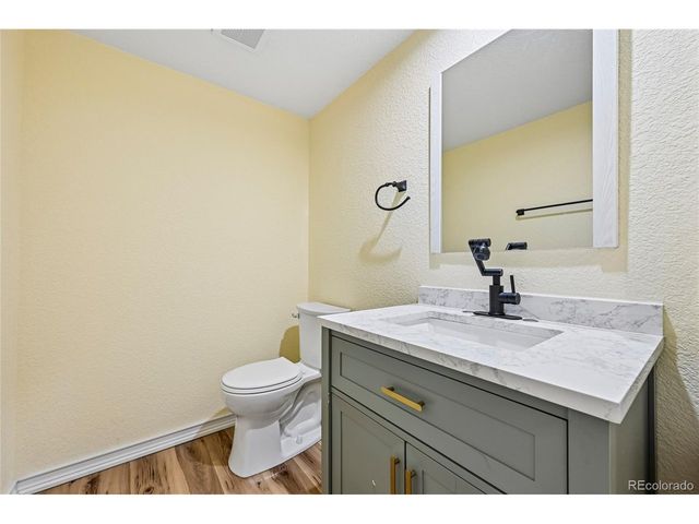 3145 S Akron St, Denver, CO 80231