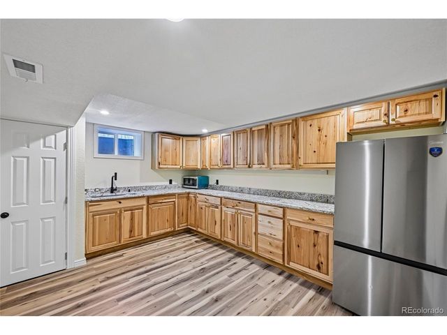 3145 S Akron St, Denver, CO 80231