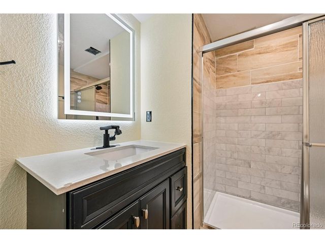 3145 S Akron St, Denver, CO 80231