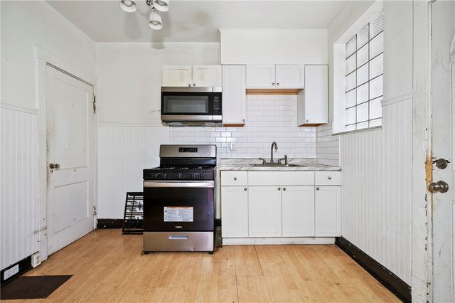 2419 Woodstock Ave, Swissvale, PA 15218