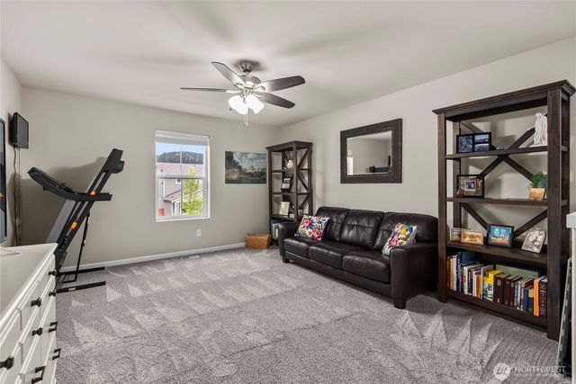 340 Grennan Lane N, Enumclaw, WA 98022