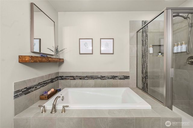 340 Grennan Lane N, Enumclaw, WA 98022