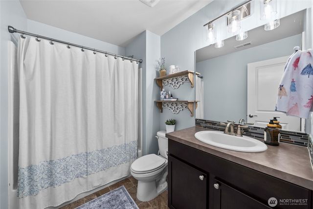 340 Grennan Lane N, Enumclaw, WA 98022