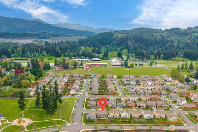 340 Grennan Lane N, Enumclaw, WA 98022