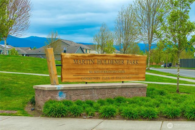 340 Grennan Lane N, Enumclaw, WA 98022