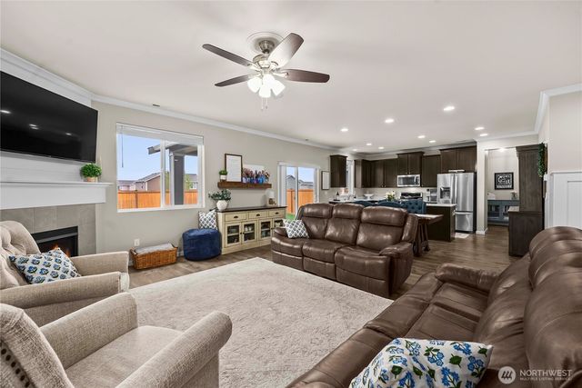 340 Grennan Lane N, Enumclaw, WA 98022