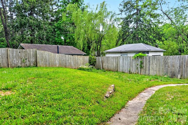24 Dallas Street, Asheville, NC 28806