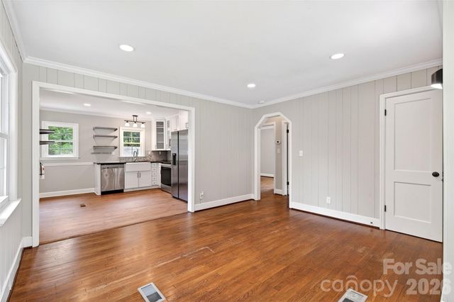 24 Dallas Street, Asheville, NC 28806