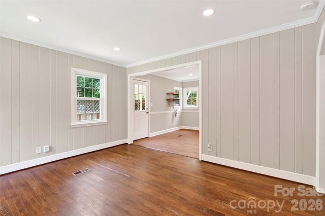 24 Dallas Street, Asheville, NC 28806
