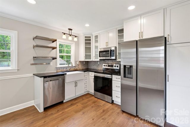 24 Dallas Street, Asheville, NC 28806