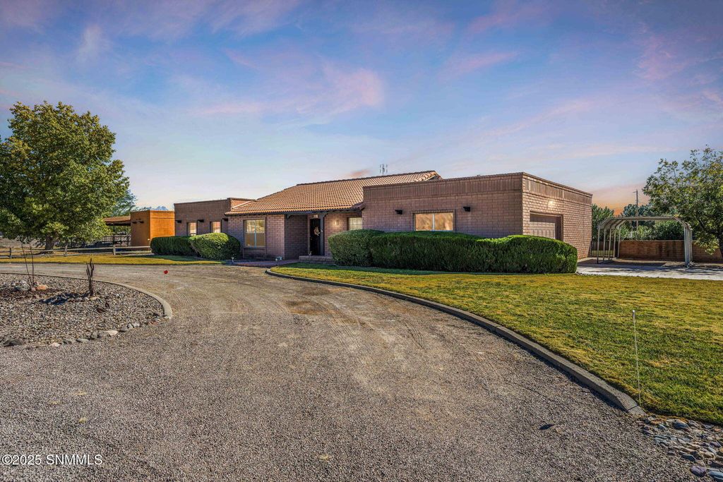 1927 Francine Court, Las Cruces, NM 88007