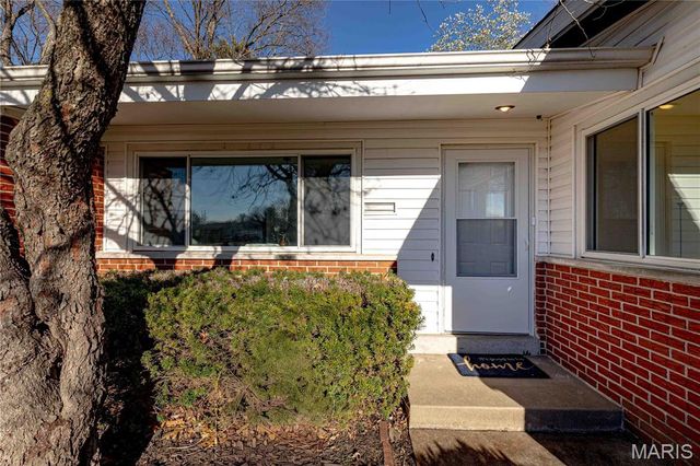 1480 Stallion Drive, Florissant, MO 63033