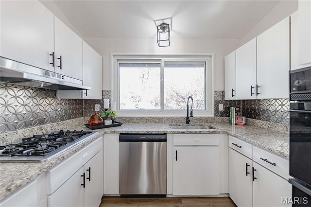 1480 Stallion Drive, Florissant, MO 63033