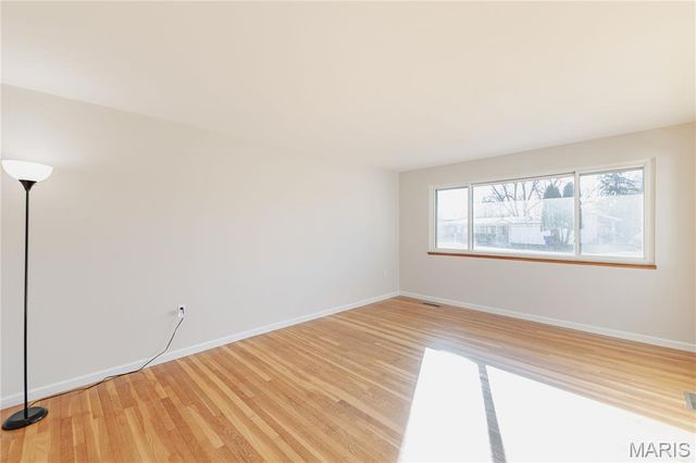 1480 Stallion Drive, Florissant, MO 63033