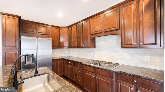 25099 PRAIRIE FIRE SQ, Aldie, VA 20105