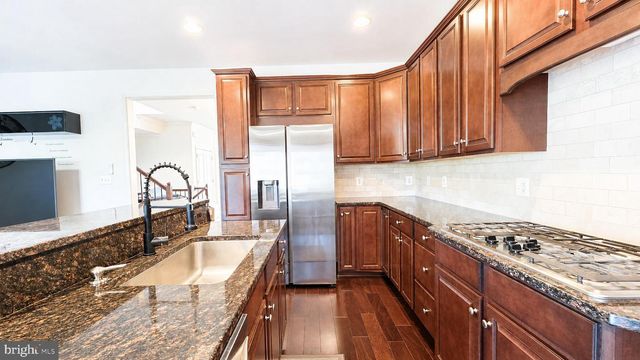 25099 PRAIRIE FIRE SQ, Aldie, VA 20105