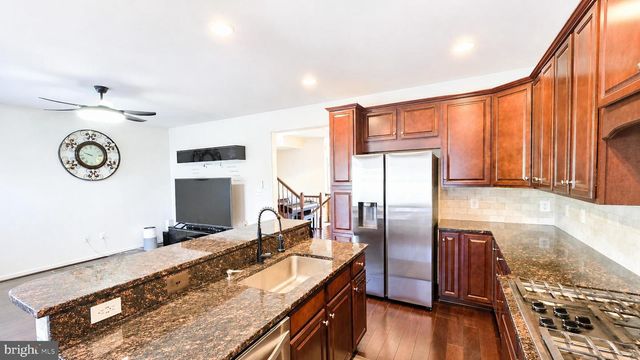 25099 PRAIRIE FIRE SQ, Aldie, VA 20105