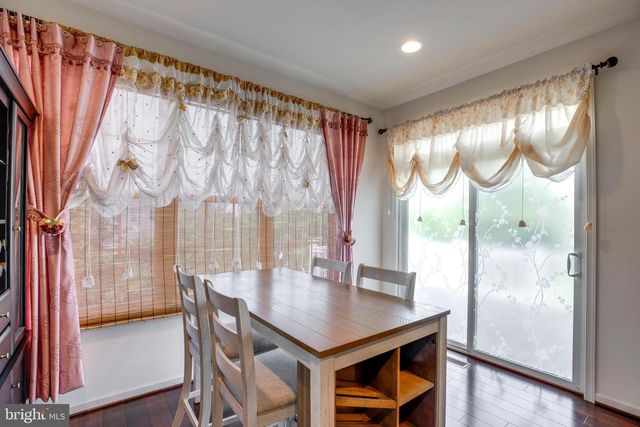 25099 PRAIRIE FIRE SQ, Aldie, VA 20105