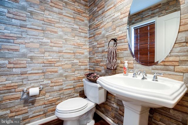 25099 PRAIRIE FIRE SQ, Aldie, VA 20105