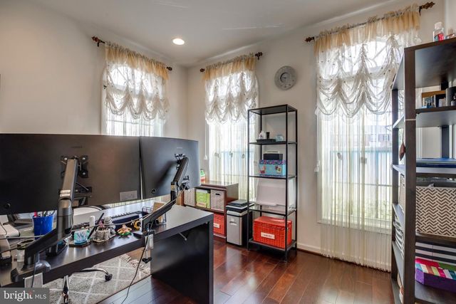 25099 PRAIRIE FIRE SQ, Aldie, VA 20105