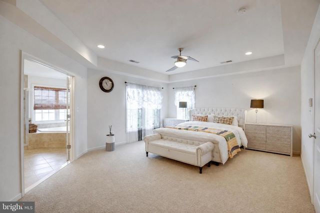 25099 PRAIRIE FIRE SQ, Aldie, VA 20105