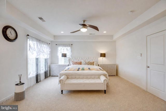25099 PRAIRIE FIRE SQ, Aldie, VA 20105