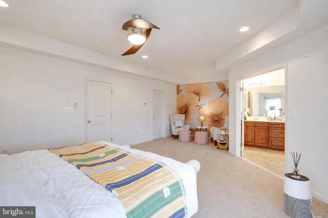 25099 PRAIRIE FIRE SQ, Aldie, VA 20105