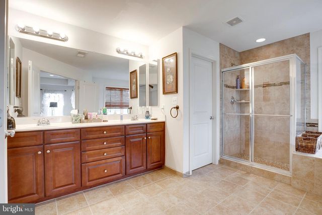25099 PRAIRIE FIRE SQ, Aldie, VA 20105