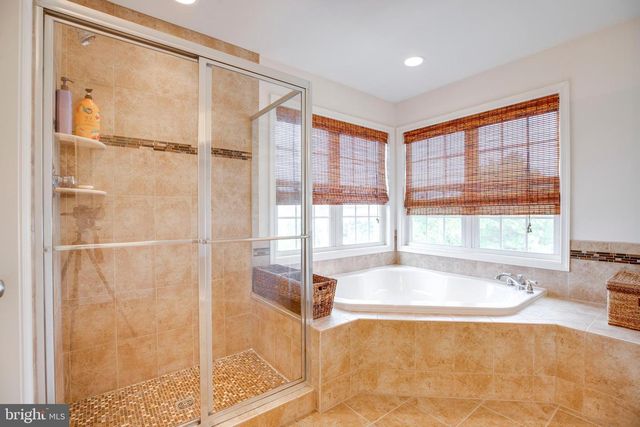 25099 PRAIRIE FIRE SQ, Aldie, VA 20105
