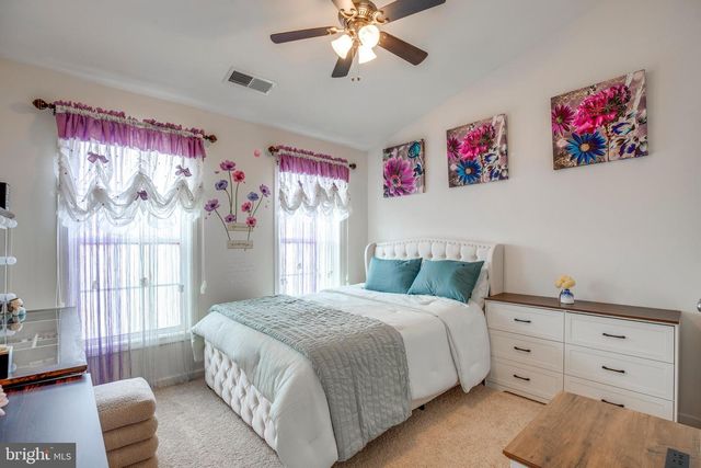 25099 PRAIRIE FIRE SQ, Aldie, VA 20105